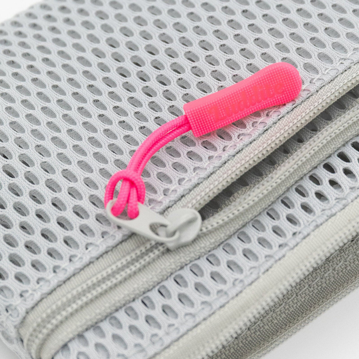 Durable Mesh Flat Pen Case 3 / Luddite - bungu