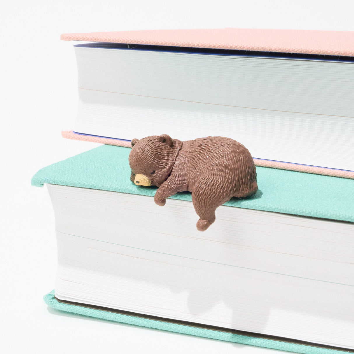 Little Bear Resting on the Edge Gacha Capsule - bungu