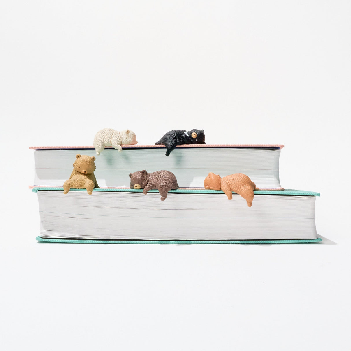 Little Bear Resting on the Edge Gacha Capsule - bungu