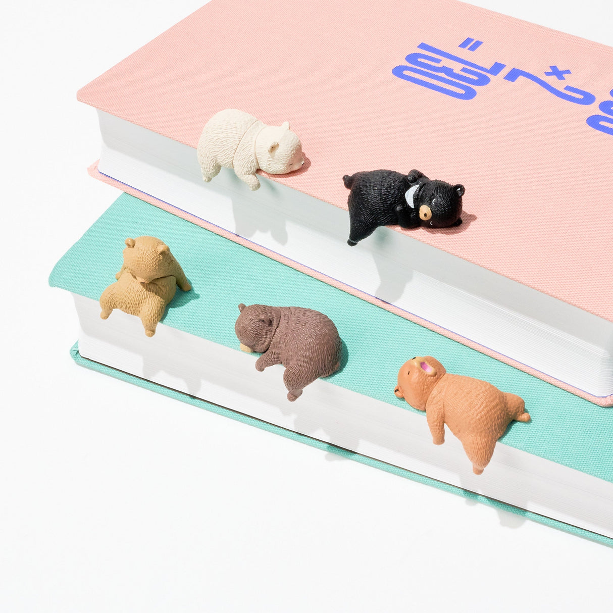 Little Bear Resting on the Edge Gacha Capsule - bungu