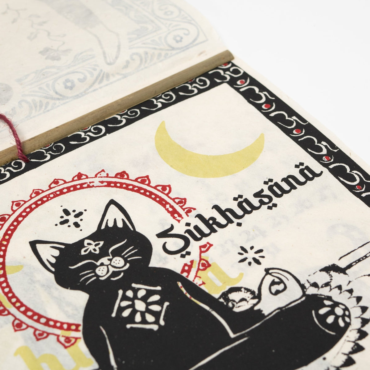 Yoga Cat Wall Calendar 2027 / Amina Collection Co., Ltd. - bungu