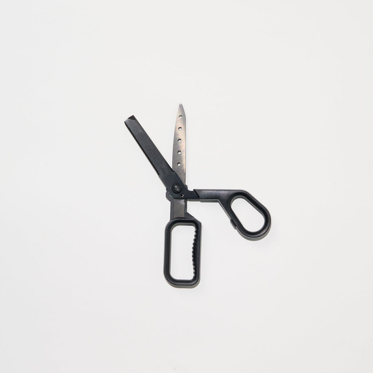 ZACCC Multifunctional Scissors with Magnet / Raymay Fujii - bungu