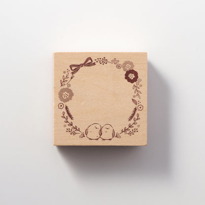 Shimaenaga Irodori Wooden Rubber Stamp Wreath / BEVERLY