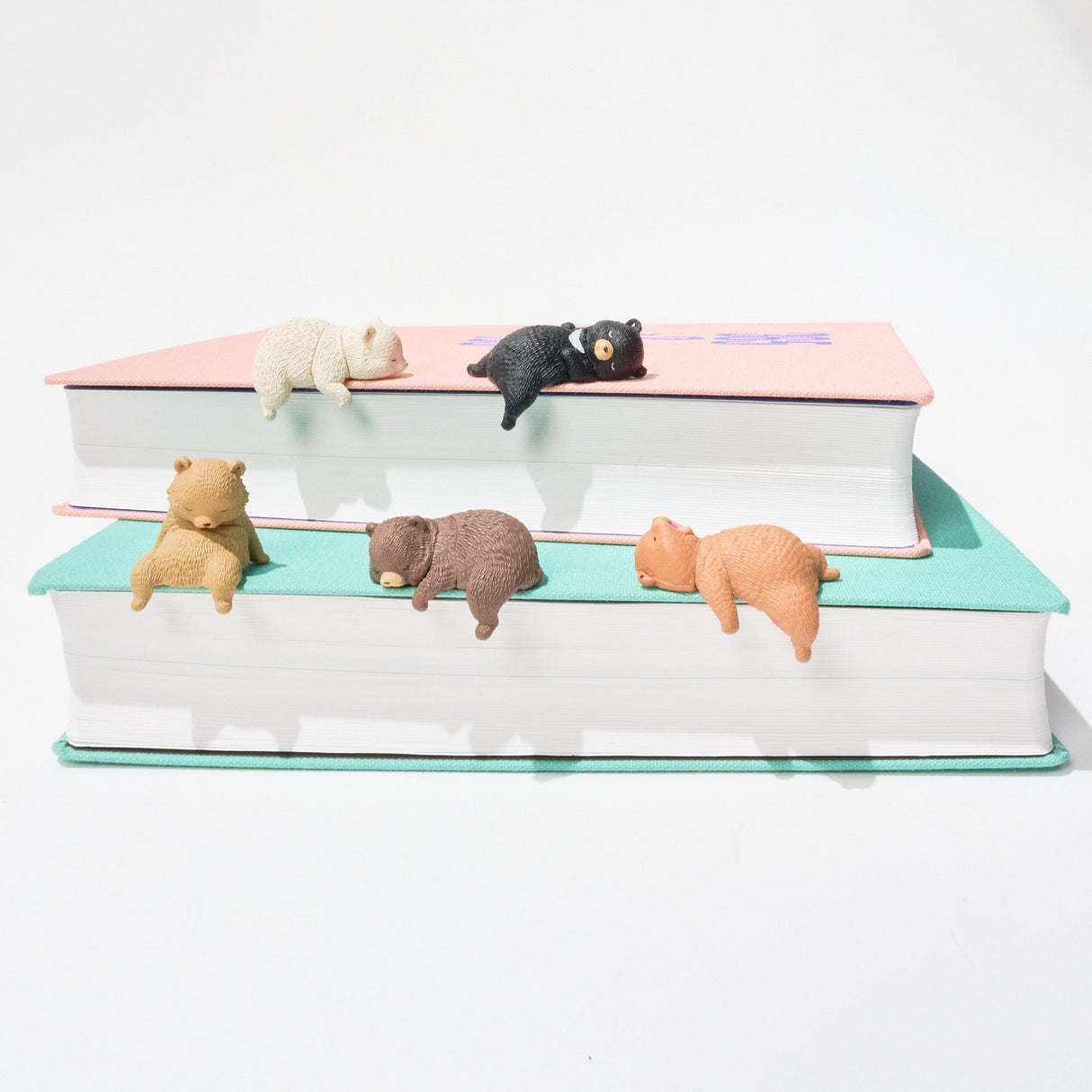 Little Bear Resting on the Edge Gacha Capsule - bungu