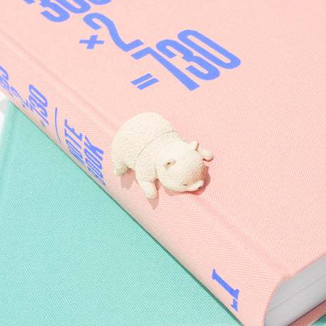 Little Bear Resting on the Edge Gacha Capsule - bungu