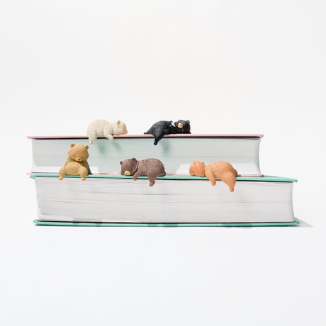 Little Bear Resting on the Edge Gacha Capsule - bungu