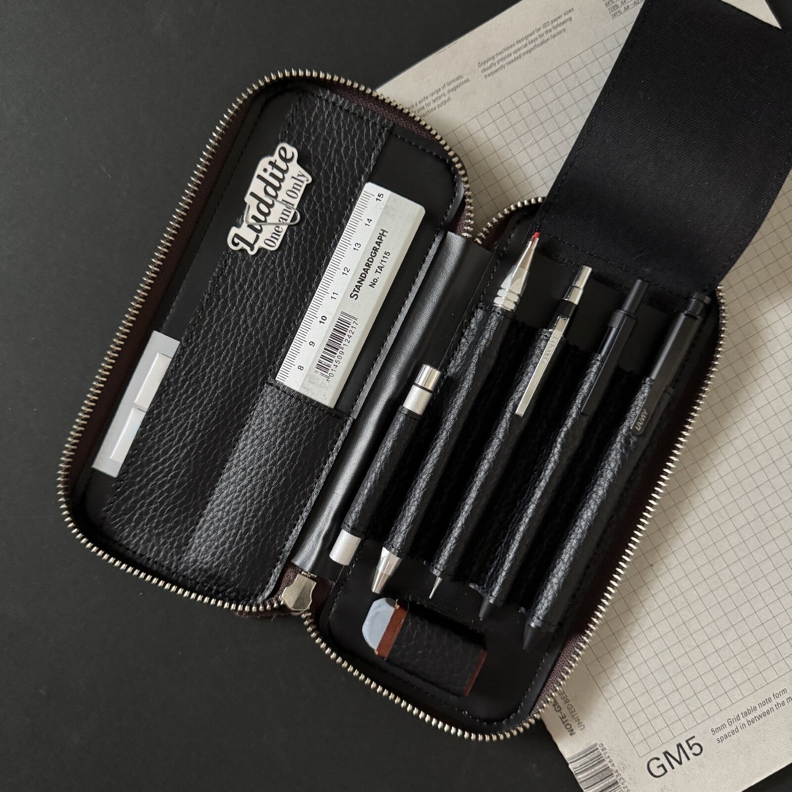 Round Zip Pen Case Essential ADRIA / DAIGO – bungu