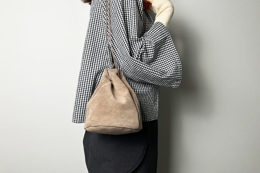 Suede Drawstring Bag / TOUCH & FLOW - bungu