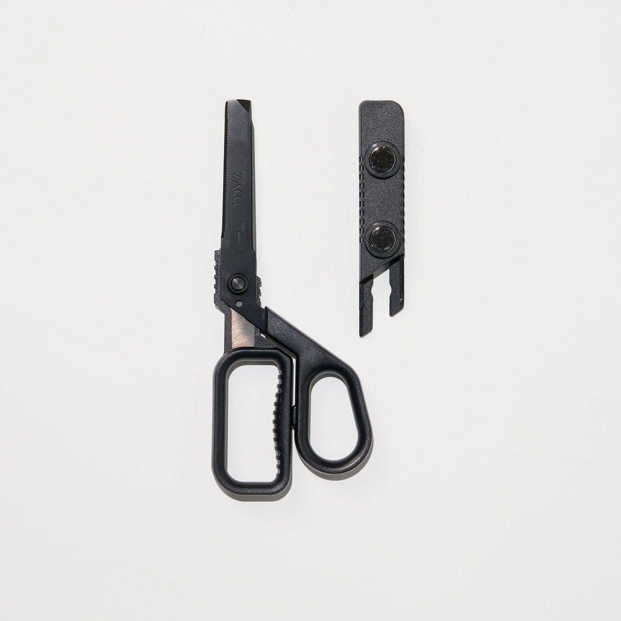 ZACCC Multifunctional Scissors with Magnet / Raymay Fujii - bungu