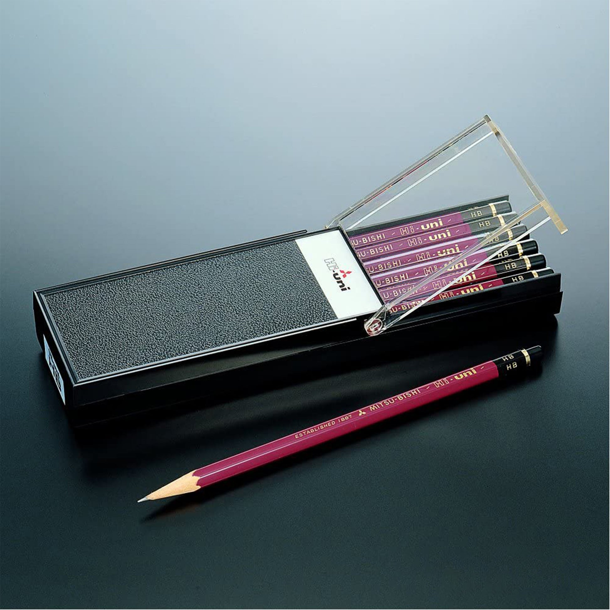 Mitsubishi Hi-Uni Pencil 4b